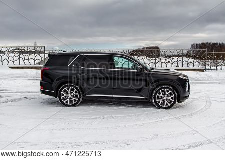 Moscow, Russia - December 18, 2021 Hyundai Palisade (lx2), Full-size Suv Car. Exterior Close Up Side