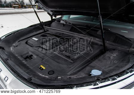 Moscow, Russia - December 18, 2021 Exeed Vx Also Called Lanyue Engine. Suv Car With Open Hood. Car E