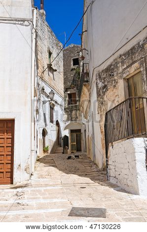 Vicolo in Ceglie Messapica. Puglia. Italia meridionale.
