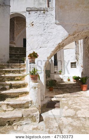 Vicolo in Ceglie Messapica. Puglia. Italia meridionale.
