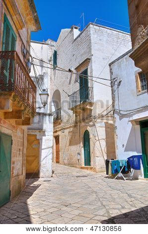 Vicolo in Ceglie Messapica. Puglia. Italia meridionale.