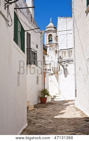 Vicolo in Ceglie Messapica. Puglia. Italia meridionale.