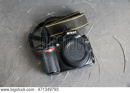 Ukraine, Chernihiv, February 21, 2023 : Old Used Photo Equipment, Old Camera With Scratches On A Gra