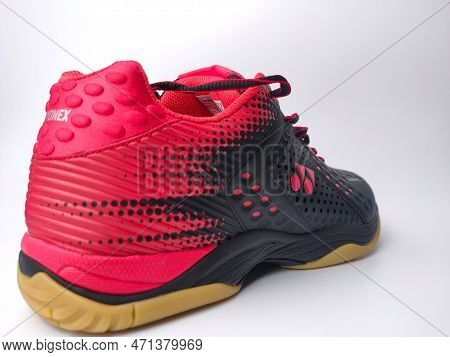 Perak, Malaysia, Febuary 22 2023: Yonex Tru Cushion Bubble Out Black Red Isolated On White Backgroun