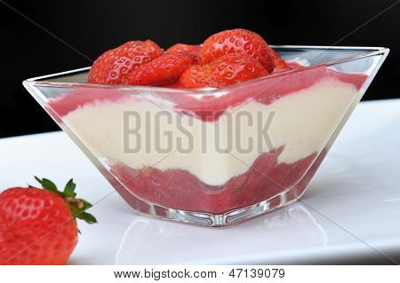 Çilekli Tiramisu