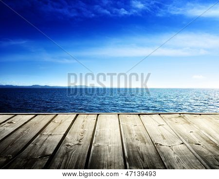 加勒比海和木制平台