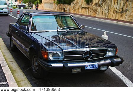Monaco, Monaco-january 04,2016:vintage Blue Two-door Mercedes Benz 350sl Parked On The Side Of The A