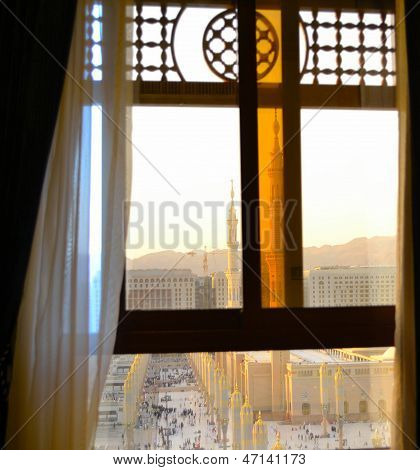Nabawi mešita z okna