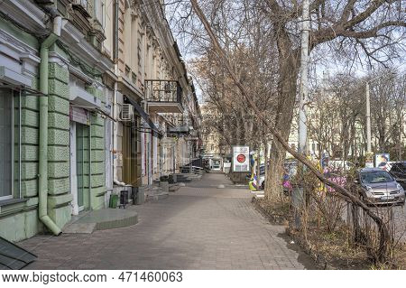 Odessa, Ukraine 16.02.2023. Sunny Winter Day On The Sobornaya Square In Odessa, Ukraine