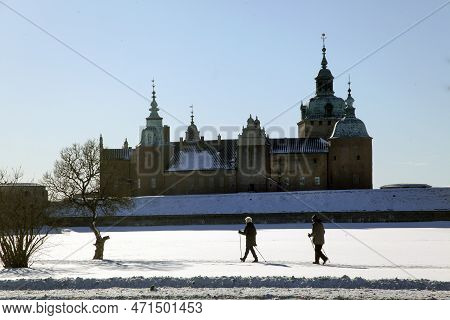 Kalmar Slott En Solg Vinterdag Med Snö