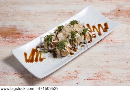 Takoyaki .