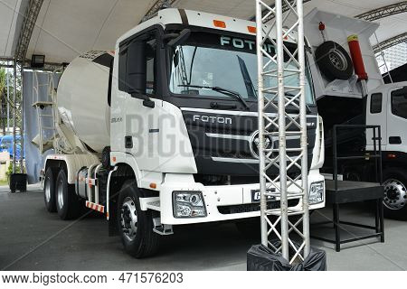 Pasay, Ph - Feb 11 - Foton Auman Gtl Cement Mixer Truck At Foton Big Show On February 11, 2023 In Pa