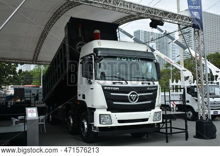 Pasay, Ph - Feb 11 - Foton Auman Gtl Cement Mixer Truck At Foton Big Show On February 11, 2023 In Pa