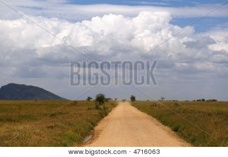 Straße in Afrcian savannah