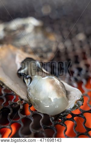 Grilled Fresh Oyster In Taiwan, Famous Street Food.
