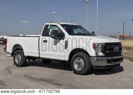 Fishers - Circa February 2023: Ford Super Duty F-250 Supercab Display. Ford Offers The Super Duty F2