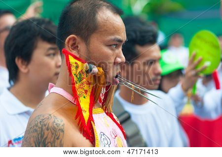 PHUKET, Thajsko - 23 října: neznámý účastník průvodu 23 října 2012 vegetarián Festiva