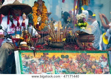 PHUKET, Thajsko - 23 října: neznámý účastník průvodu 23 října 2012 vegetarián Festiva