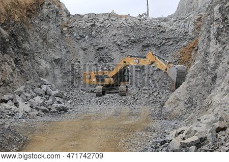 Ilheus, Bahia, Brazil - May 23, 2022: Construction Work On The Ba 649 Highway Linking The Municipali