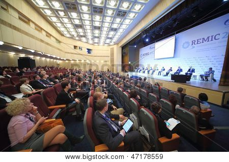Moscou - 21 de novembro: Conferência Internacional imobiliária gestão corporações no Hotel Presidente, 