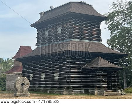 Stratford Ct - Sep 4: Redwood Building At Boothe Memorial Park & Museum In Stratford, Connecticut, A