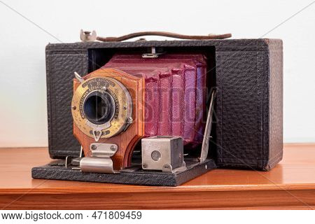 Number 2 Folding Brownie Camera Model A