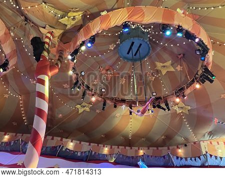 Orlando Fl - Dec 30: Circus Mcgurkus Cafe Stoo-pendous At Universal Islands Of Adventure In Orlando,
