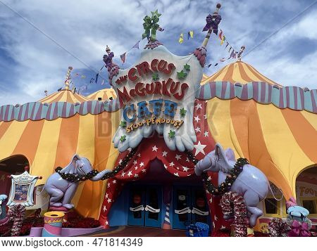 Orlando Fl - Dec 30: Circus Mcgurkus Cafe Stoo-pendous At Universal Islands Of Adventure In Orlando,