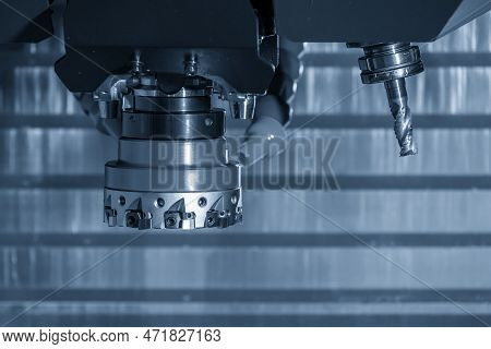 The Indexable Tool In The Tool Magazine Of Machining Center. The Automatic Toll Change ,atc Operatio