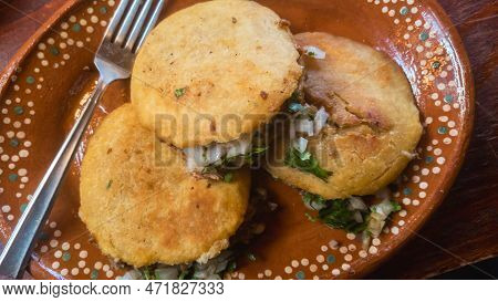 Gordibirrias, Mexican Gorditas Stuffed With Beef Birria And Onions