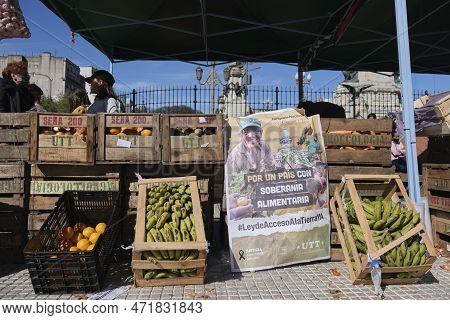 Buenos Aires, Argentina, 21 Sept, 2021: Utt, Land Workers Union, Organic Vegetable Sales Stand As Pa