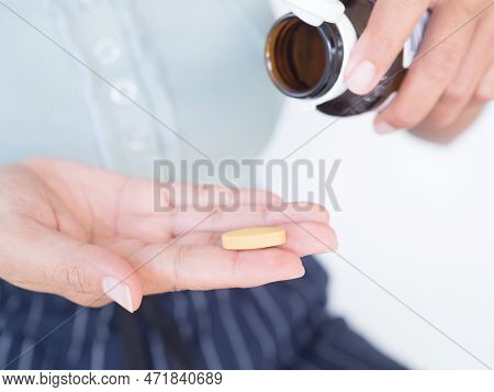 Hand Women Holding Vitamin C,supplement Mdical Pharmacy For Healthy And Beatiful,medication Pill Her