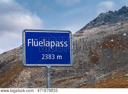 Fluelapass, Switzerland - September 29, 2021: The Fluelapass At 2383 Metres Is An Alpine Pass In The