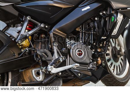 Side, Turkey -january 22, 2023:  Close Uop Of The  A  Black Motorcycle Against The Backdrop Of Stree
