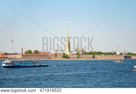 St. Petersburg, Russia - August 17 , 2022: Peter And Paul Fortress On Zayachy Island. . High Quality