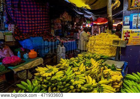 Mysore, India - 12.01.2023: Fruit Stall In The Century Old Market In Mysore, Karnataka, India. Hight