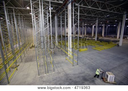 leeren Raum des storehouse