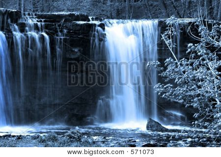Blauwe waterval