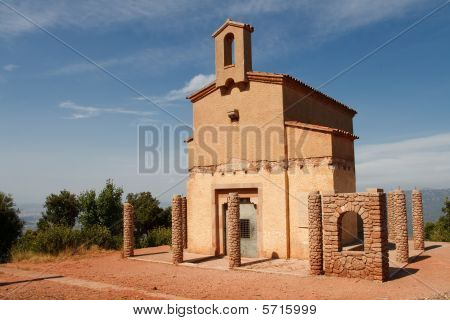 Kaplica w pobliżu klasztoru Montserrat w pobliżu Barcelona, Katalonia, Hiszpania.