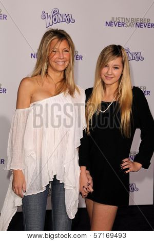 Heather Locklear and Eva Sambora at the 