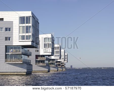 Apartments At Lake