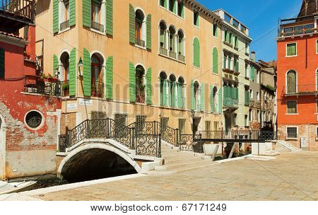 Ponte Giustinian, Venice, Italy.