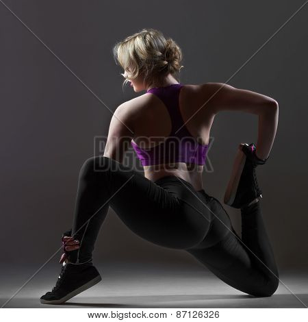 Beautiful Girl Doing Lunges