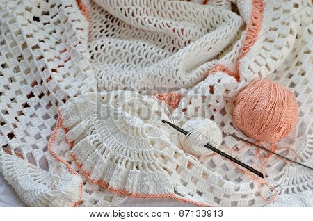 Crochet With White Yarn.