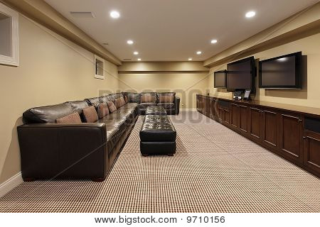 Suterénu luxusního domova