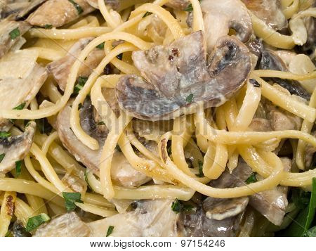 Pasta Collection - Linguini With Mushrooms