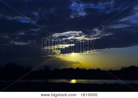 루아르 위에 하늘