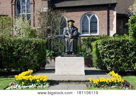 Statue of Sir Thomas Moore at Chelsea Old church