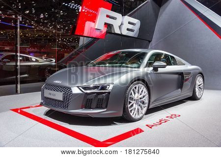 Audi R8 V10