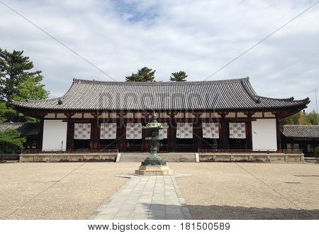 visit a Japanese traditional construction in Nara
